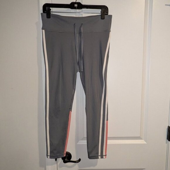 *3 FOR $9* Gap Fit Drawstring Waist Blackout Technology Crop Ankle Leggings Pant - Picture 1 of 3